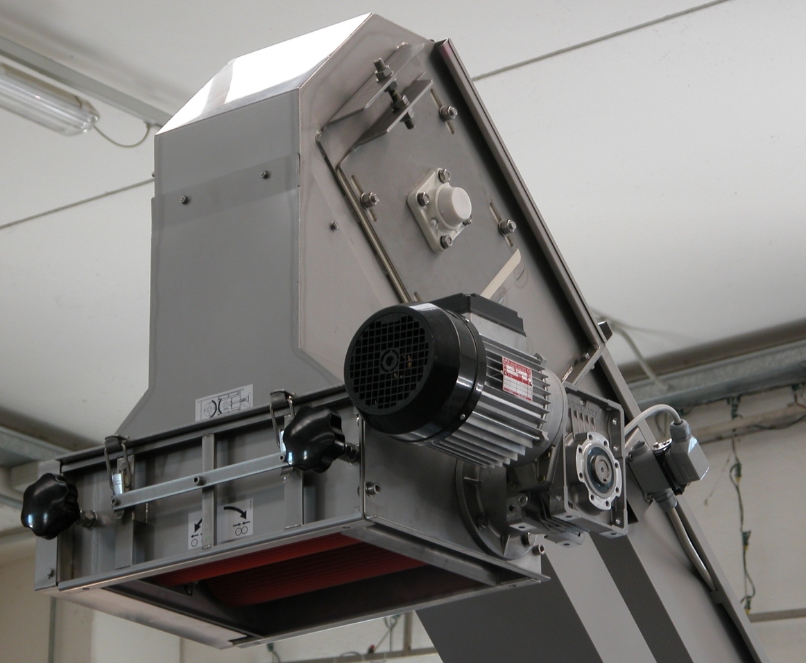 PHOTO TETE 250 AVEC FOULOIR 100X100 | Schiélé Bande élévatrice (CMA) Rixheim 0